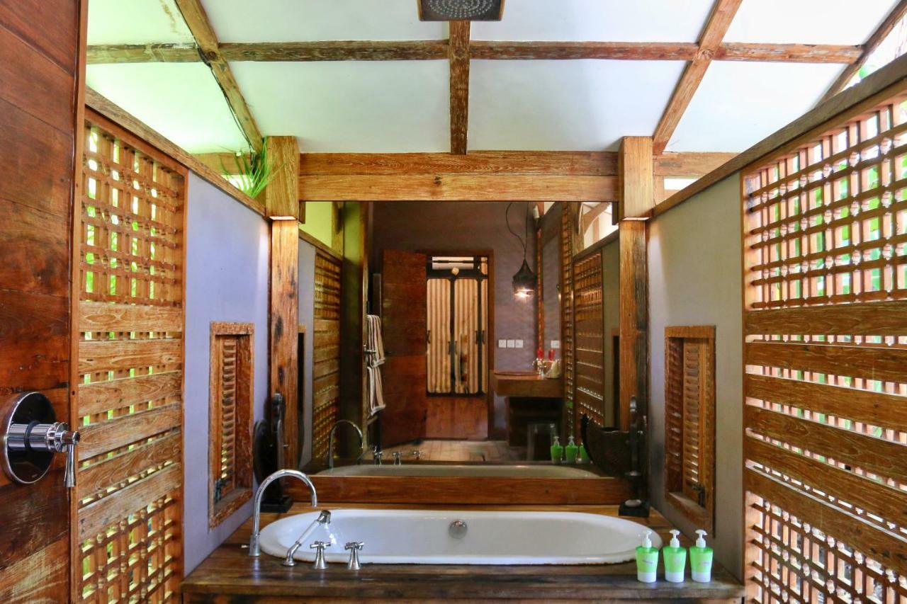 Villa Bhuvana With Private Swimming Pool Quần đảo Gili Ngoại thất bức ảnh